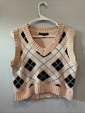 Neutral Argyle Knit Sweater Vest medium